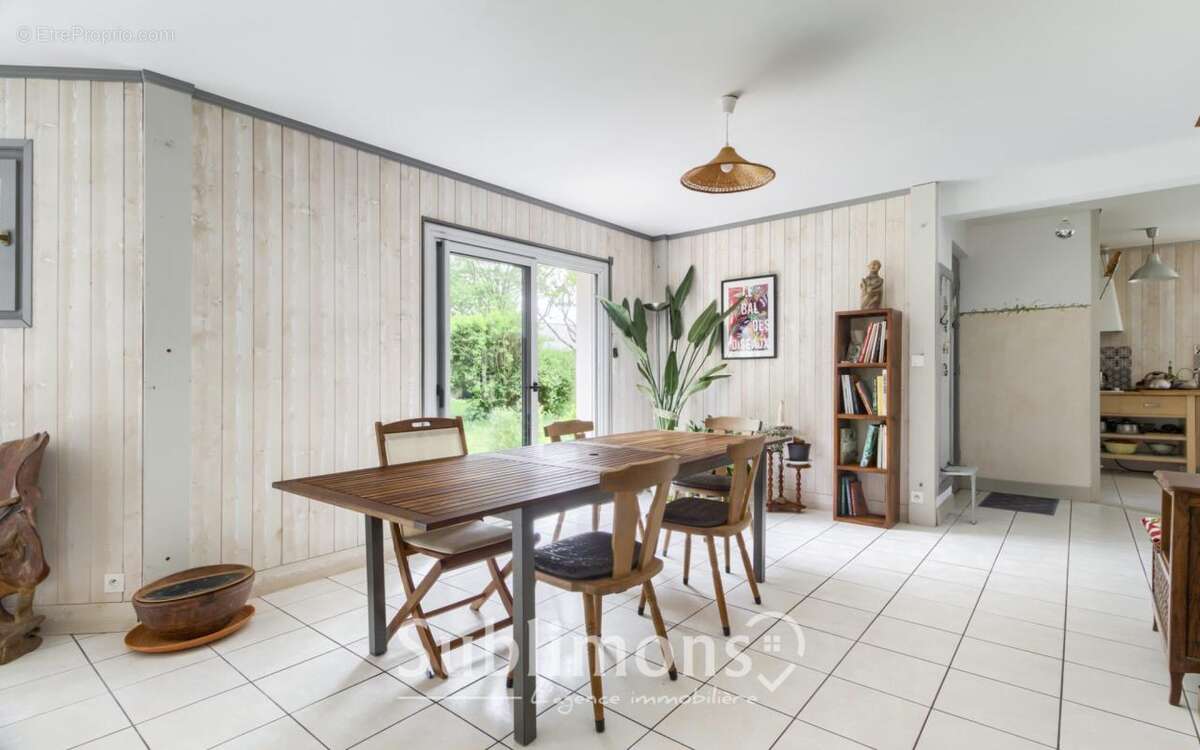 La maison familiale cachée du centre de Peillac - photo 14