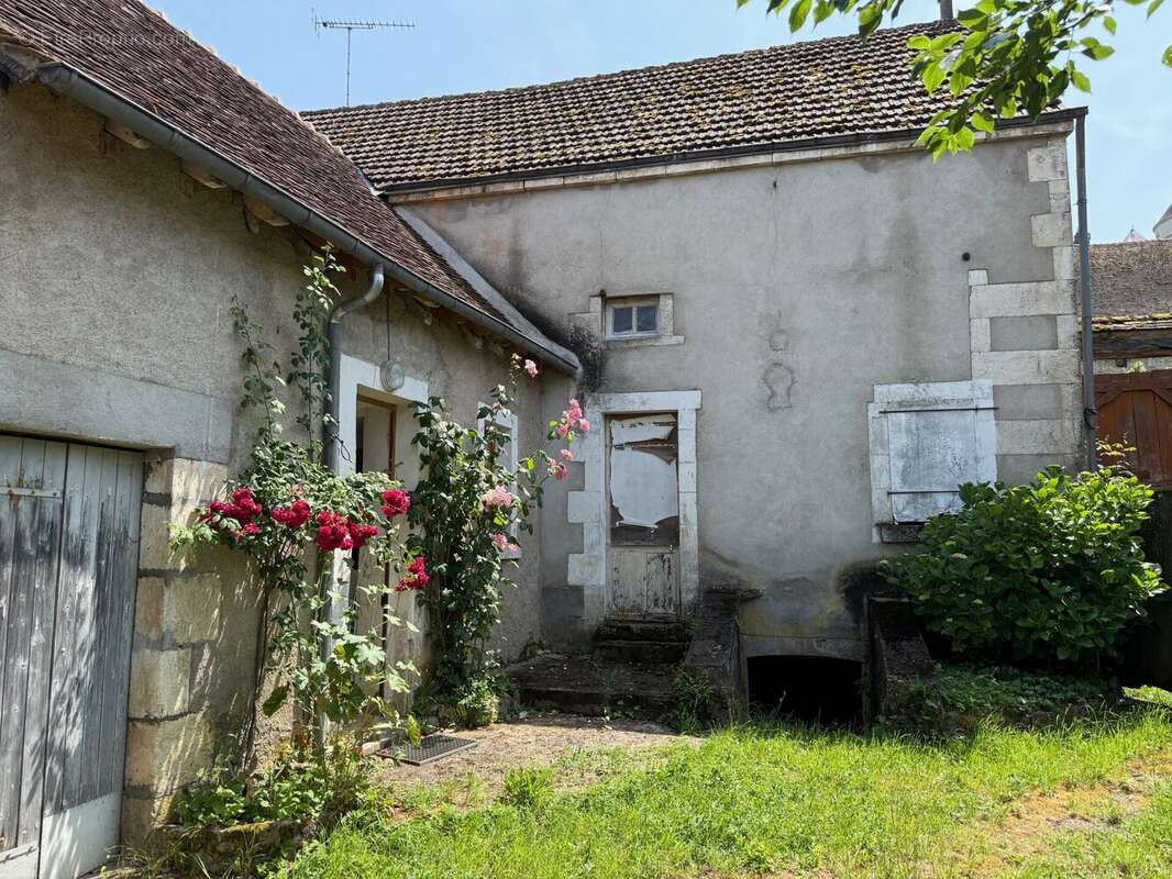 Maison à SAINT-CHARTIER