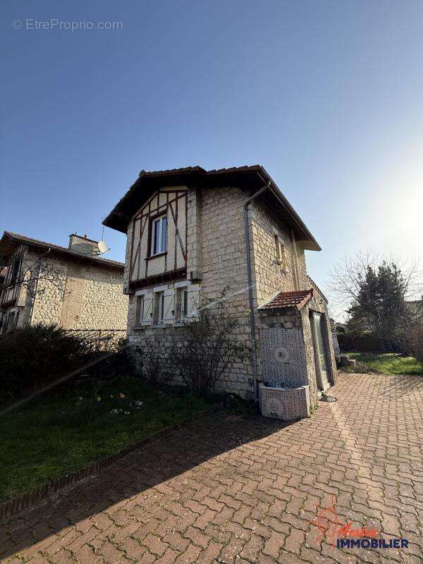 Maison en pierre meulière - Quartier Maison Blanche - 102 m - photo 4