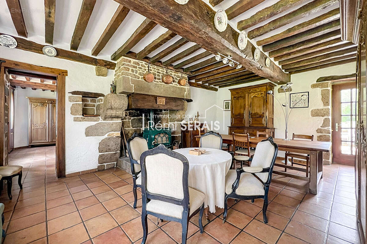 Maison à MAGNY-LE-DESERT