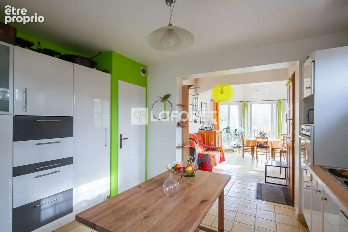 Maison familiale de 220 m² sur terrain de 969 m² - La Celle-Saint-Cloud - photo 14