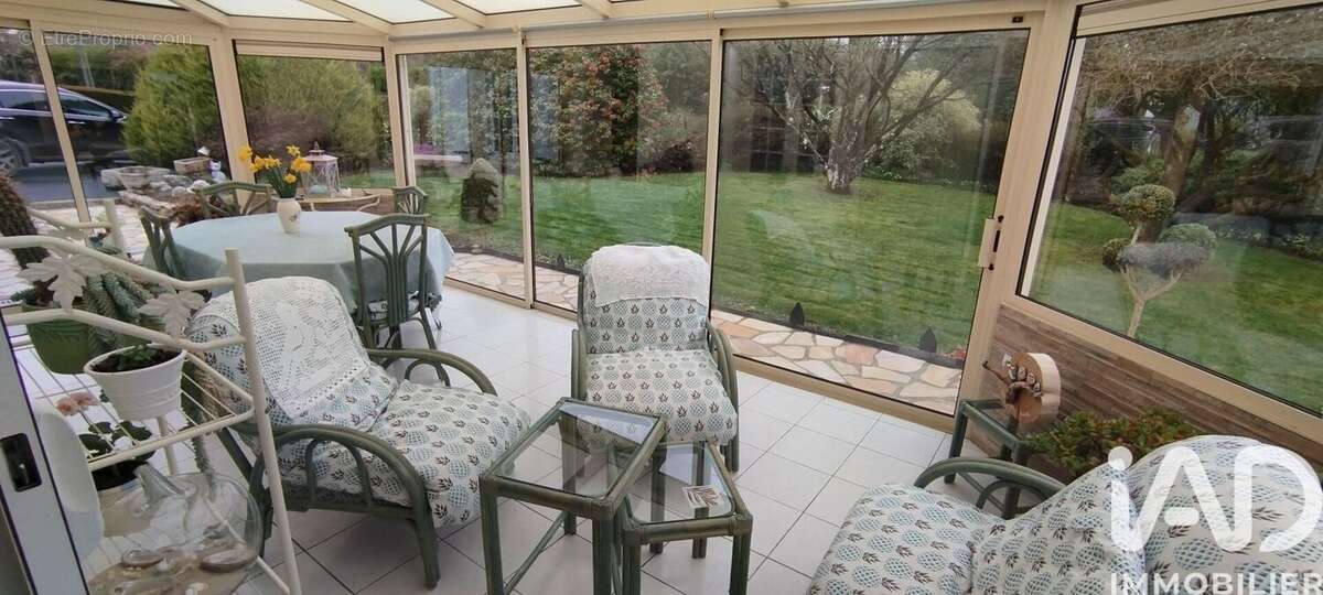 Maison 153 m² à Le Cloitre-Saint-Thegonnec  - photo 8