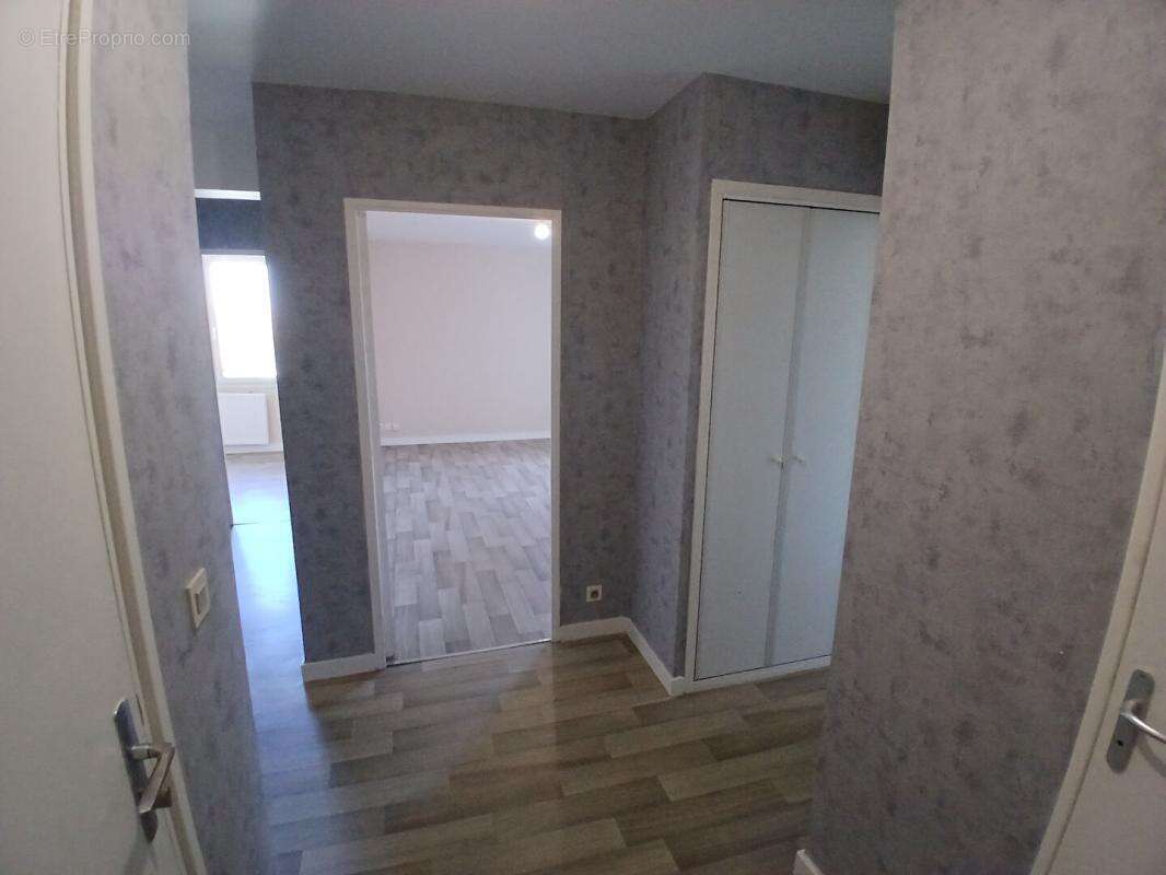 Appartement hyper-centre de Laval T3 avec balcon - photo 5