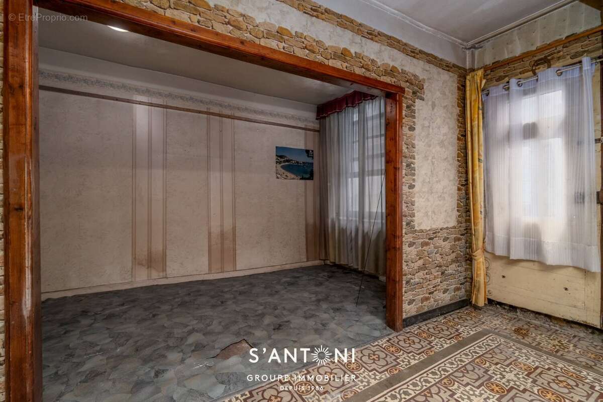 Maison à VILLENEUVE-LES-BEZIERS