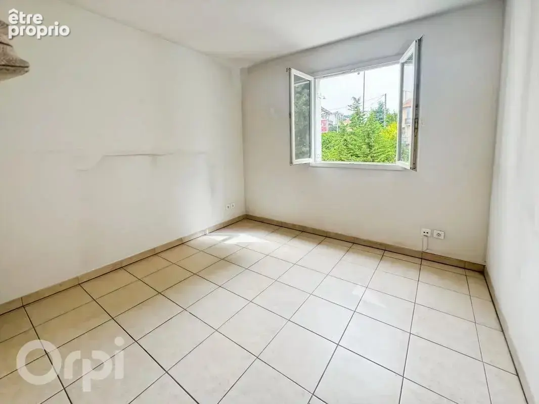 4 pièces avec terrasse, parking et cave - photo 5