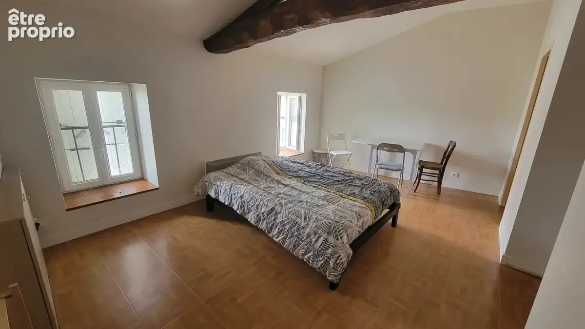 Idéal investissement locatif - Ensemble de deux studios et un appartement meublés avec trois caves dans immeuble en copropriété - photo 12
