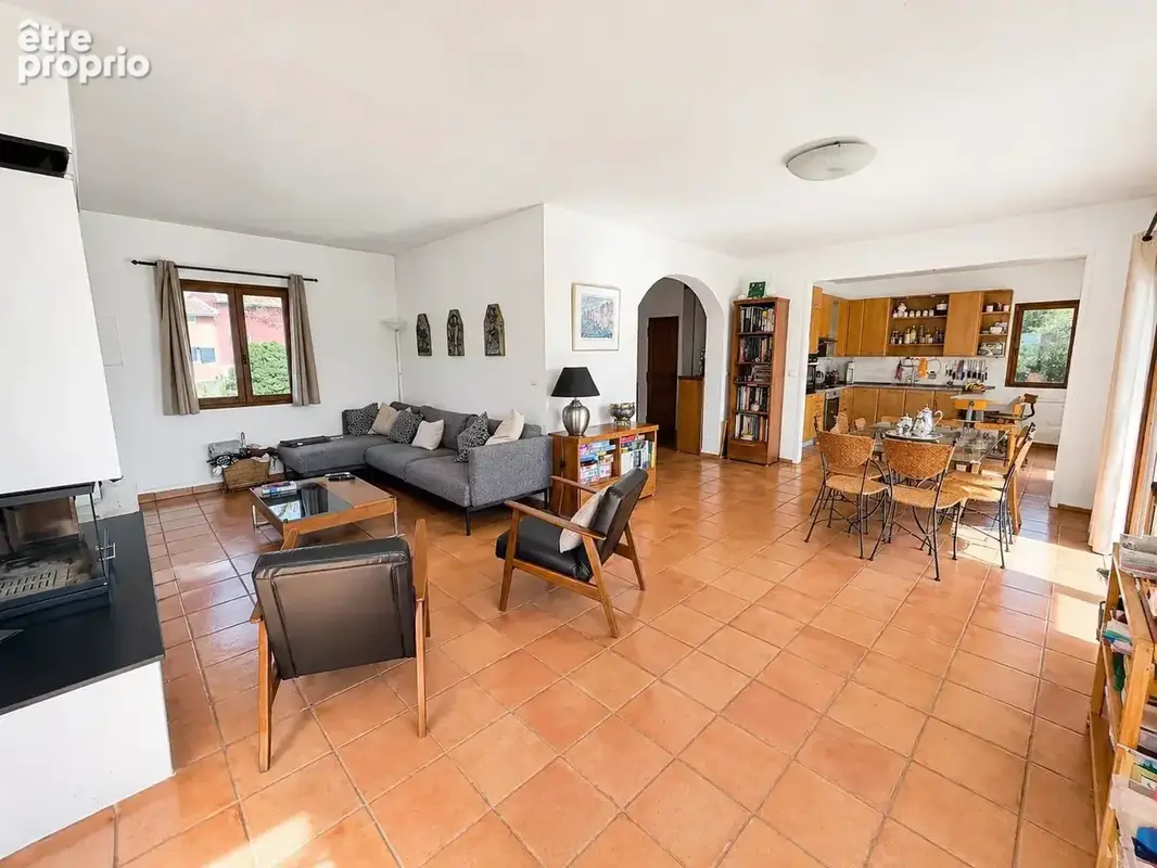 Nice Ouest – Superbe propriété 185m2 sur terrain plat dominant 5000m2 - photo 6