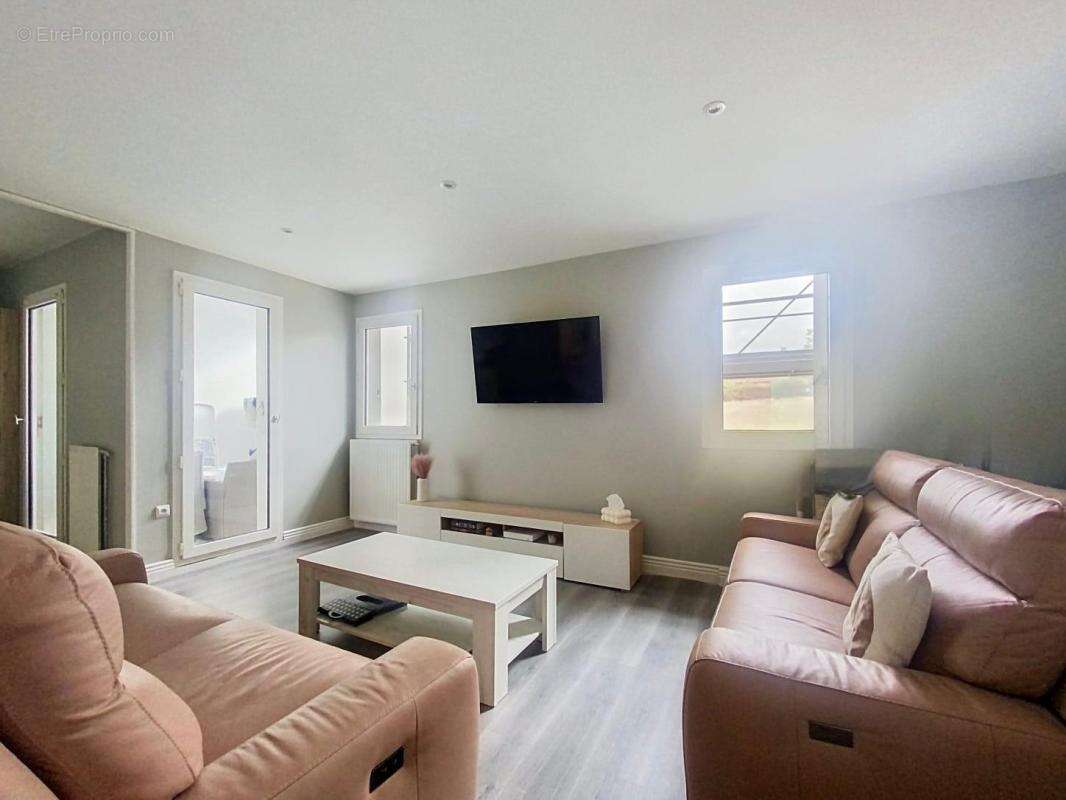 Appartement à SAINT-GENIS-LAVAL