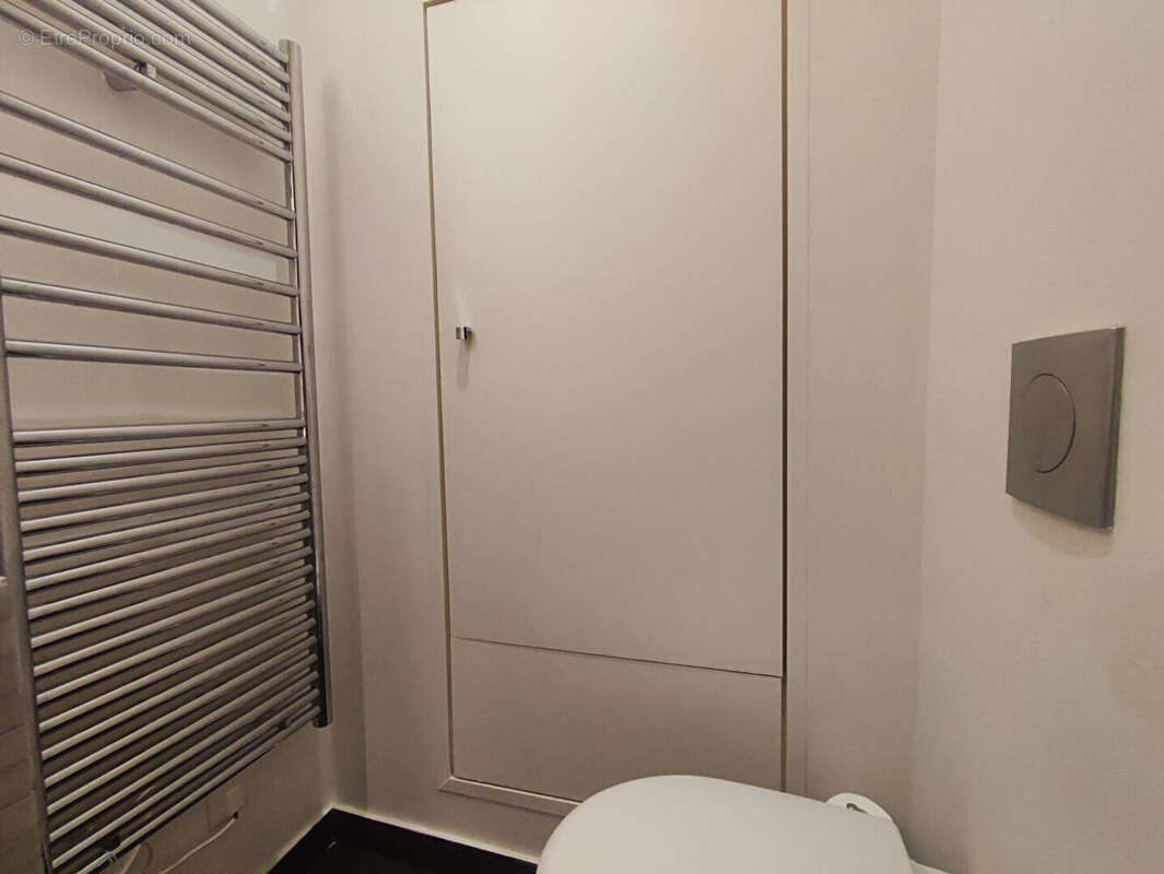 Appartement à PARIS-1E