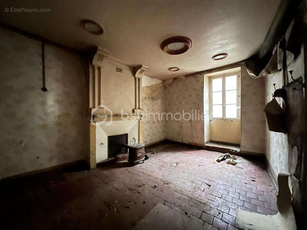 Maison à SAINT-BRIS-LE-VINEUX