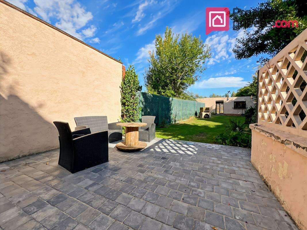 Maison à LA CHAPELLE-D&#039;ARMENTIERES