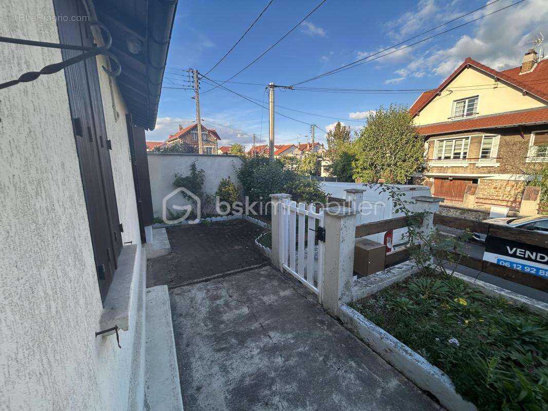 Maison à VILLENEUVE-LE-ROI