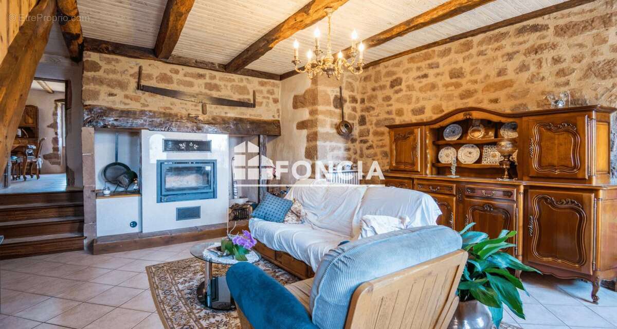 Maison à SAINT-CHRISTOPHE-VALLON