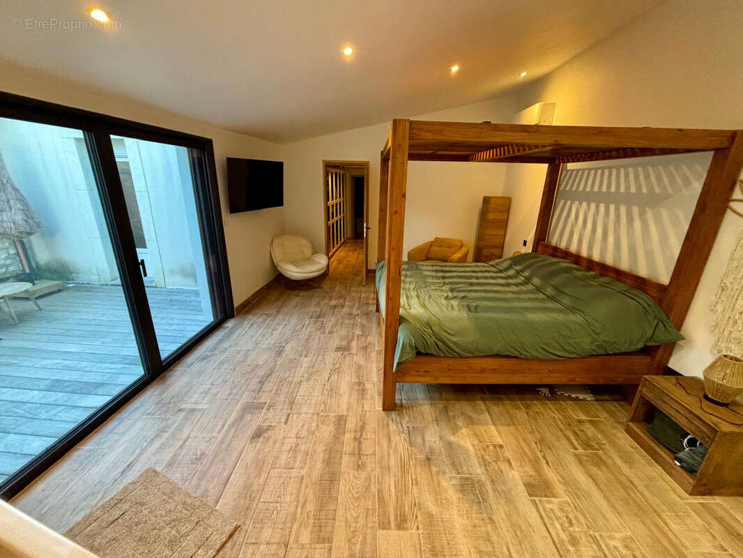 Maison à SUZE-LA-ROUSSE