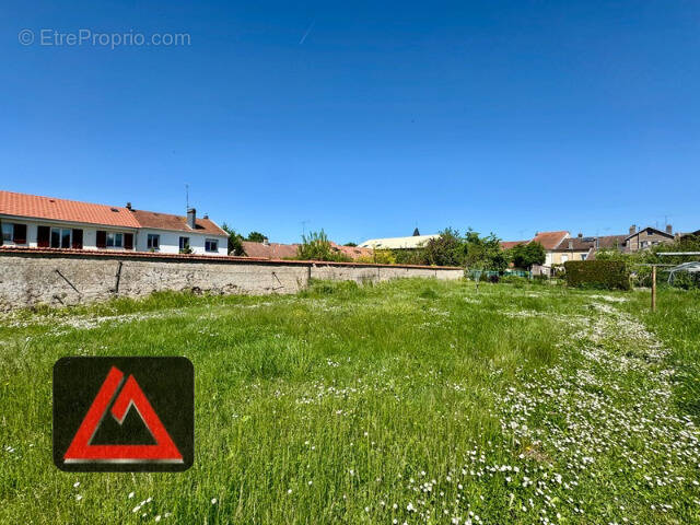 Terrain à LANEUVEVILLE-DEVANT-NANCY