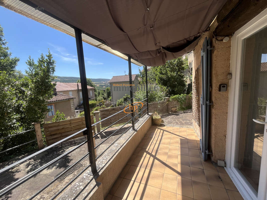 Vente maison de village avec grande terrasse. - photo 13