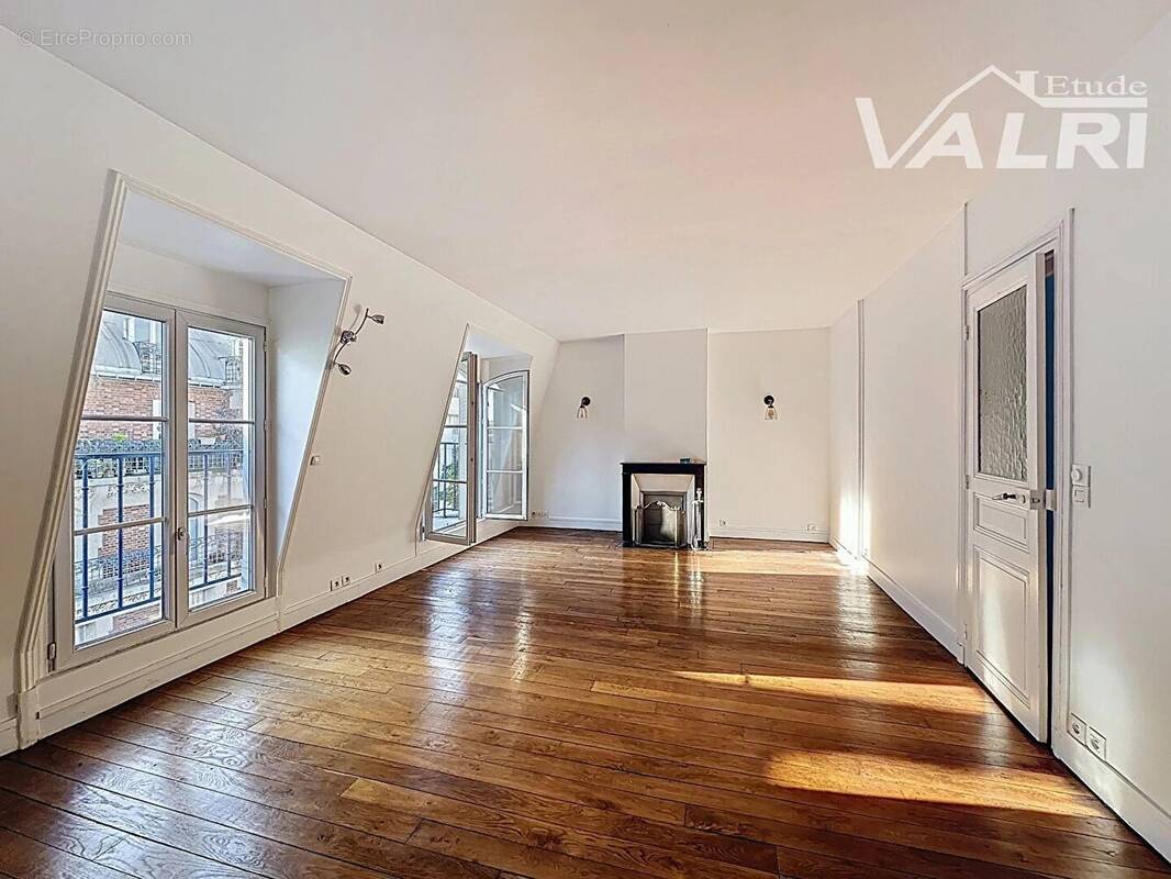 Appartement à PARIS-20E