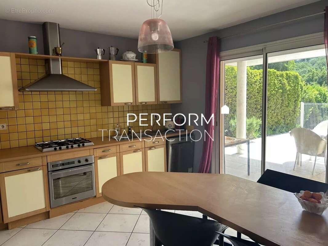 Maison à SAINT-NAZAIRE-LES-EYMES