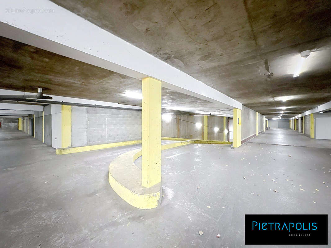 Parking 13 m² à Villeurbanne  - photo 8
