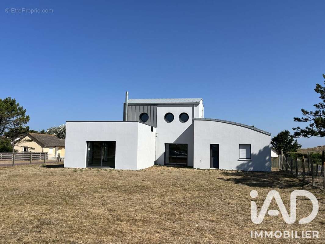 Maison 185 m² à Lithaire  - photo 2