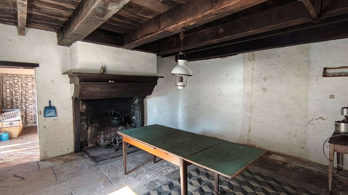 Maison à CERISIERES