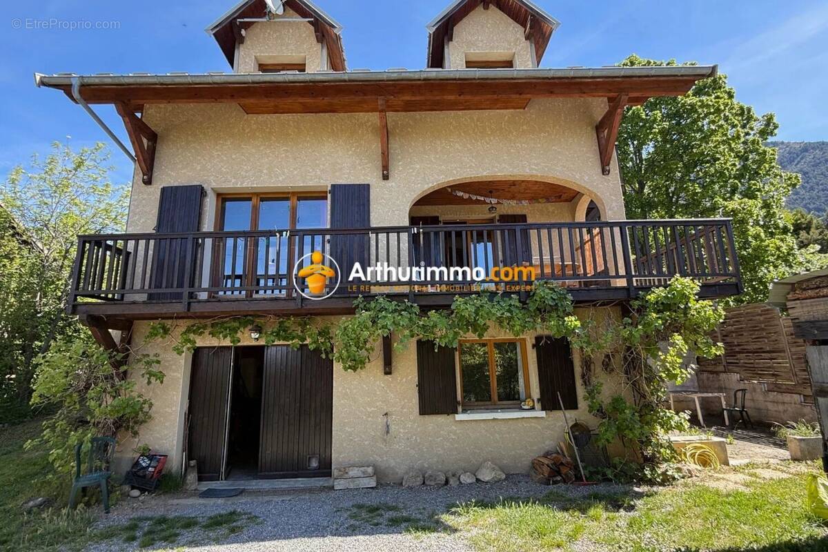 Maison à EYGLIERS