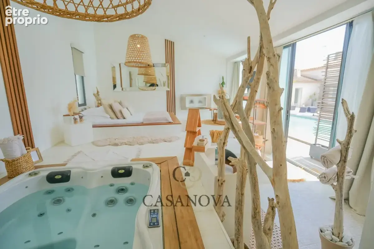 Mas Camarguais de 250 m² sur 2.6 hectares de terrain proche de Montpellier - photo 4