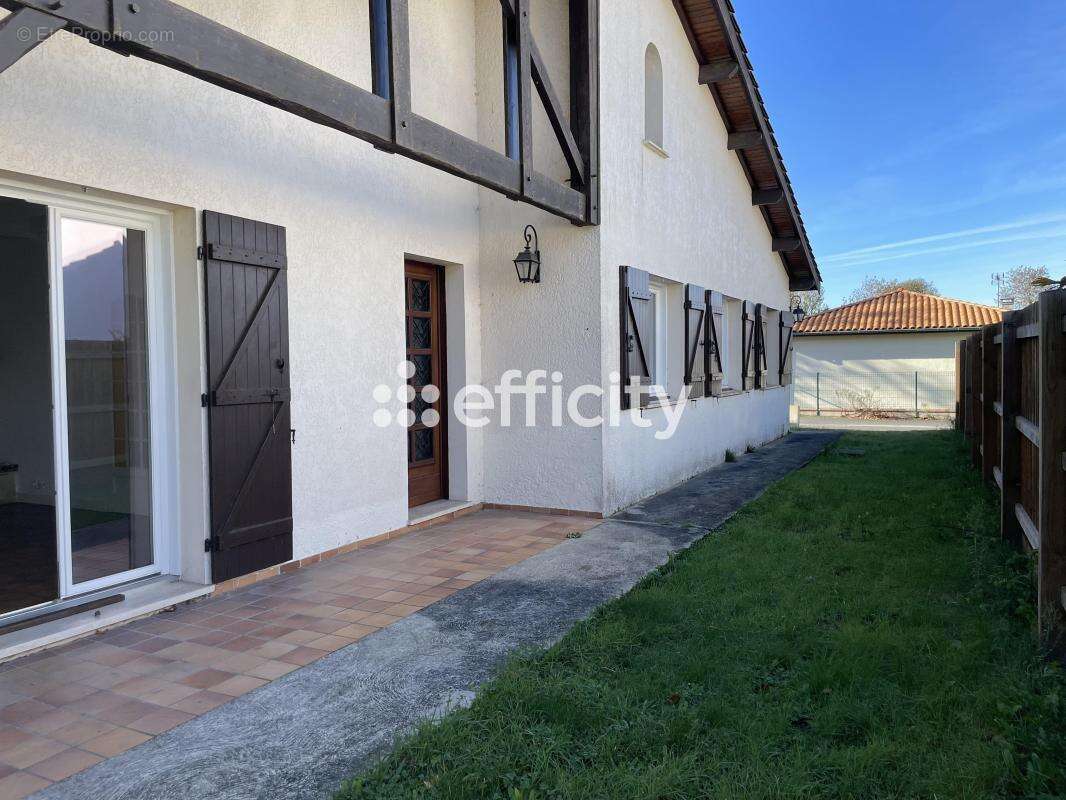 Maison à MARTIGNAS-SUR-JALLE