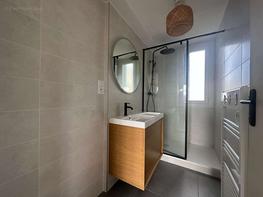 Appartement, balcon, vue dégagée sud, 2 chambres, cave - photo 9