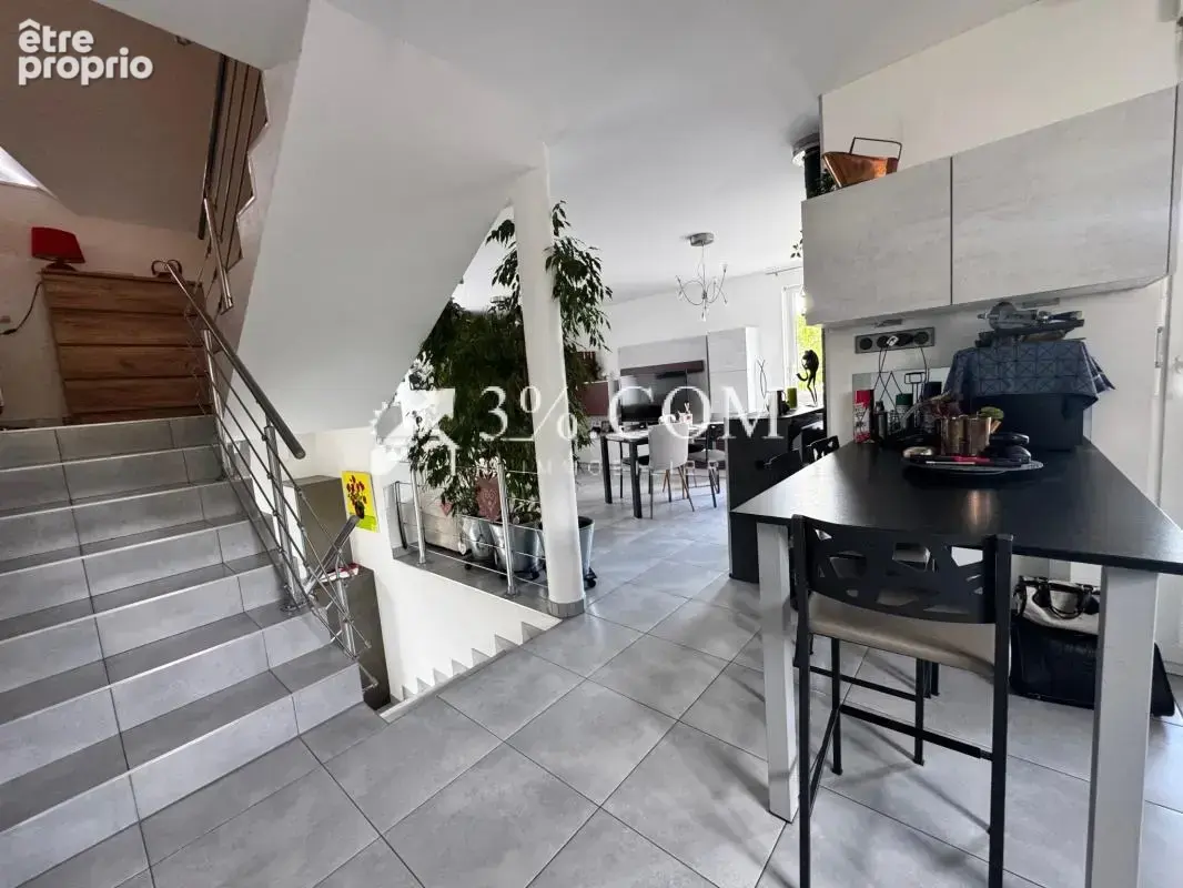 3%COM Jolie maison avec 3/4 chambres - 2 salles d'eau - jard - photo 4