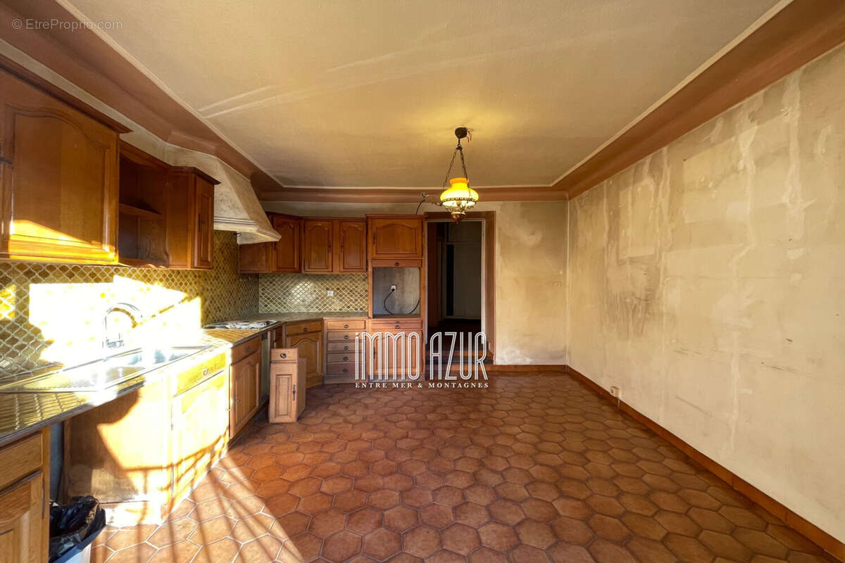 Appartement à TOURRETTES-SUR-LOUP