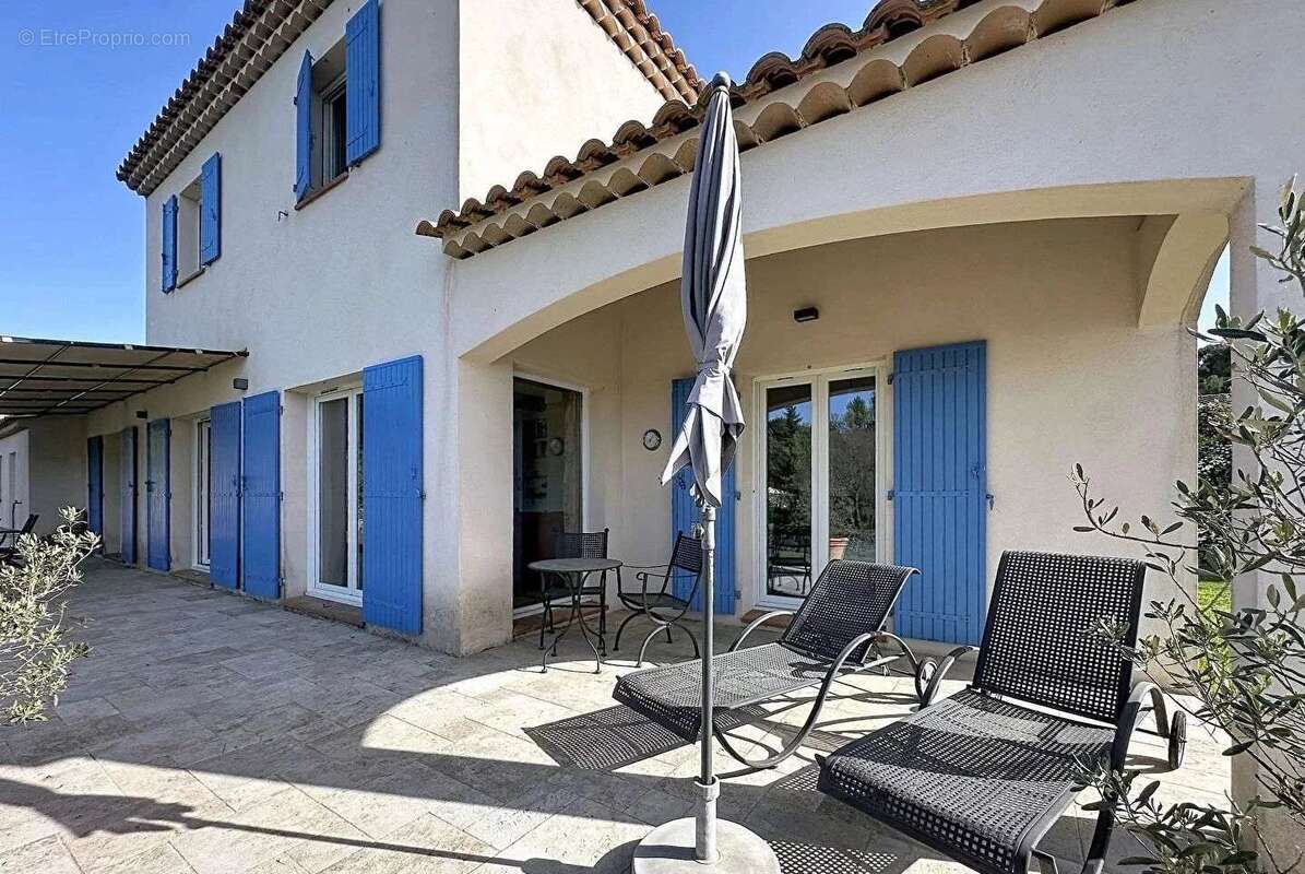 Maison à POURRIERES