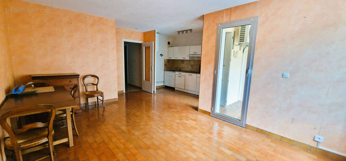 Appartement 33 m2 avec garage et loggia   1er étage avec ascenseur   Amélie-les-Bains - photo 4