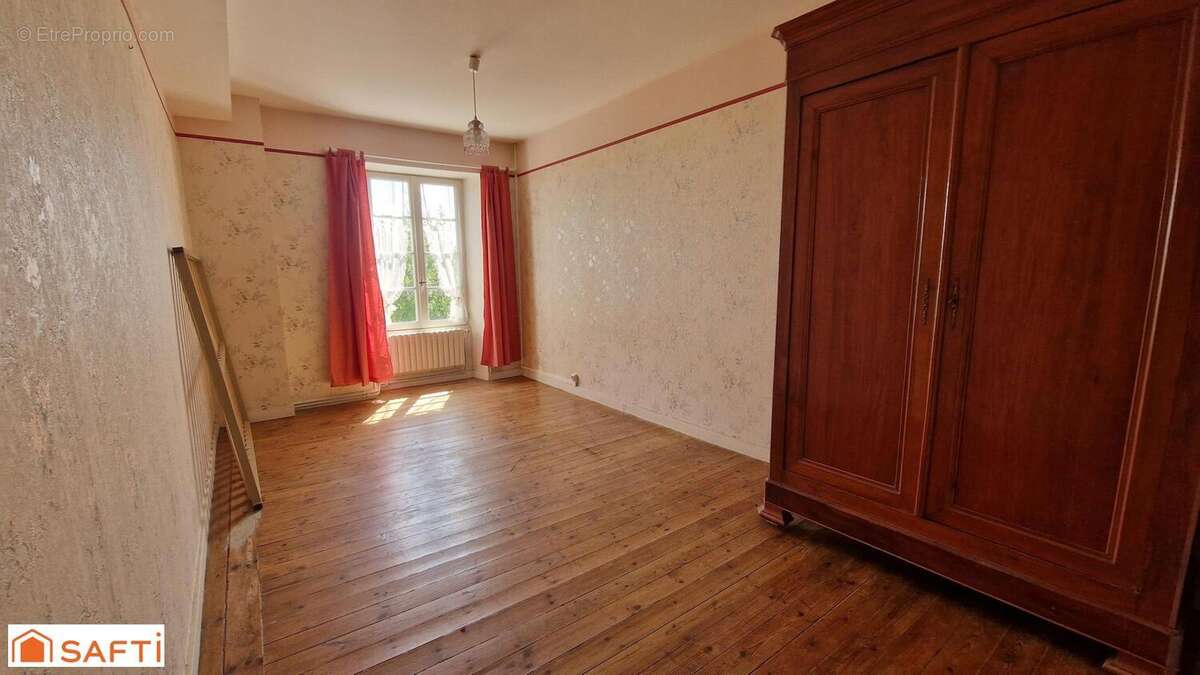 Maison 119 m² à Genouille  - photo 4