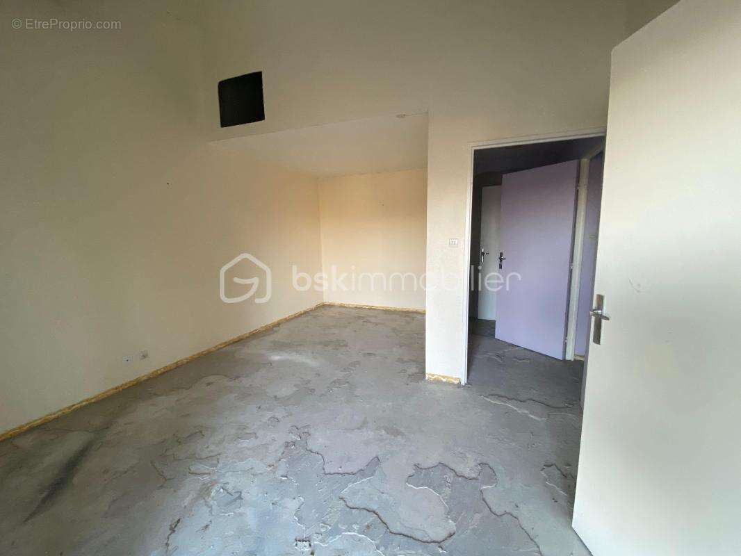 SAINT-CHRISTOL ((84) - Créez votre T3 sur mesure ! Plateau sous forme d'appartement de 78 m² env. situé au 2ème étage avec ascen - photo 9