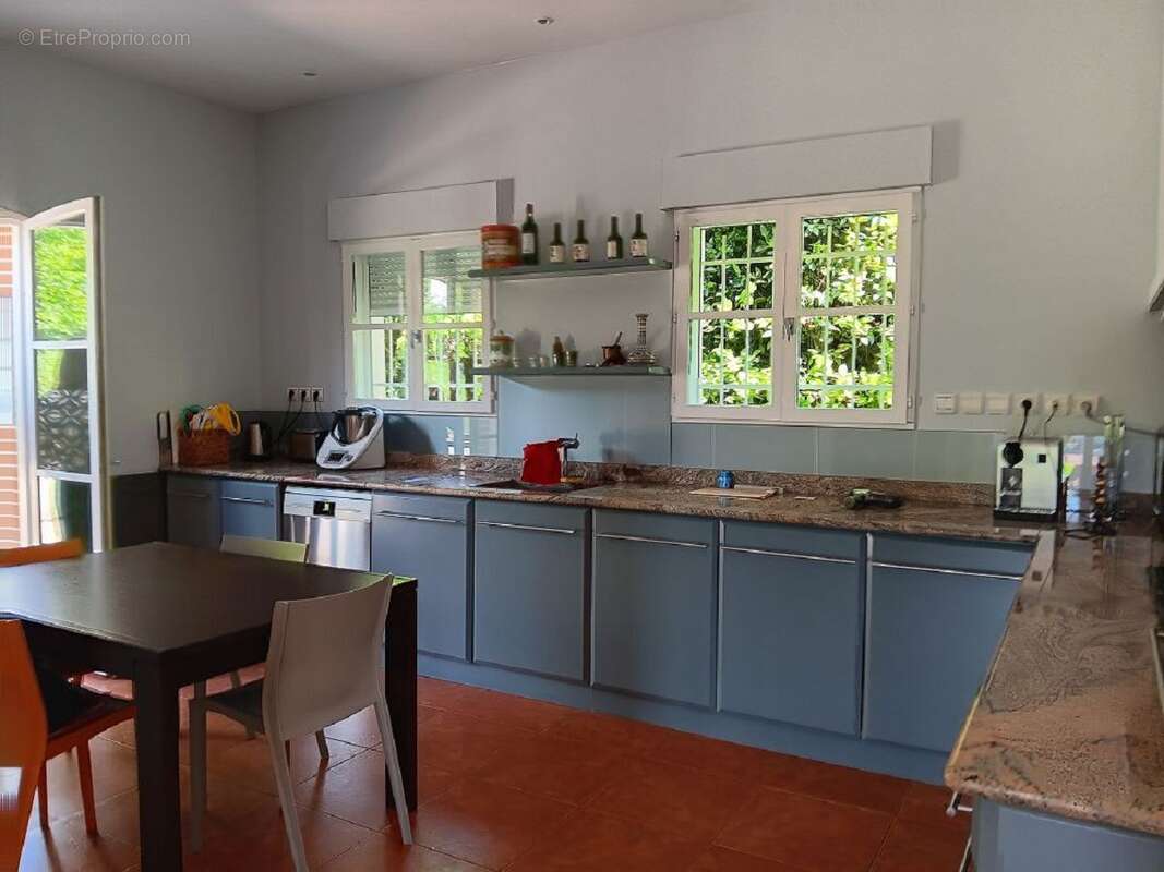 Maison à GRATENTOUR