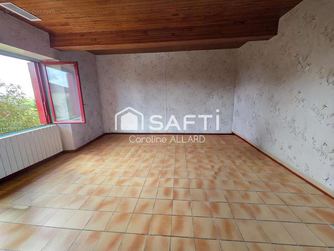 Maison 129 m² à Sauveterre  - photo 6