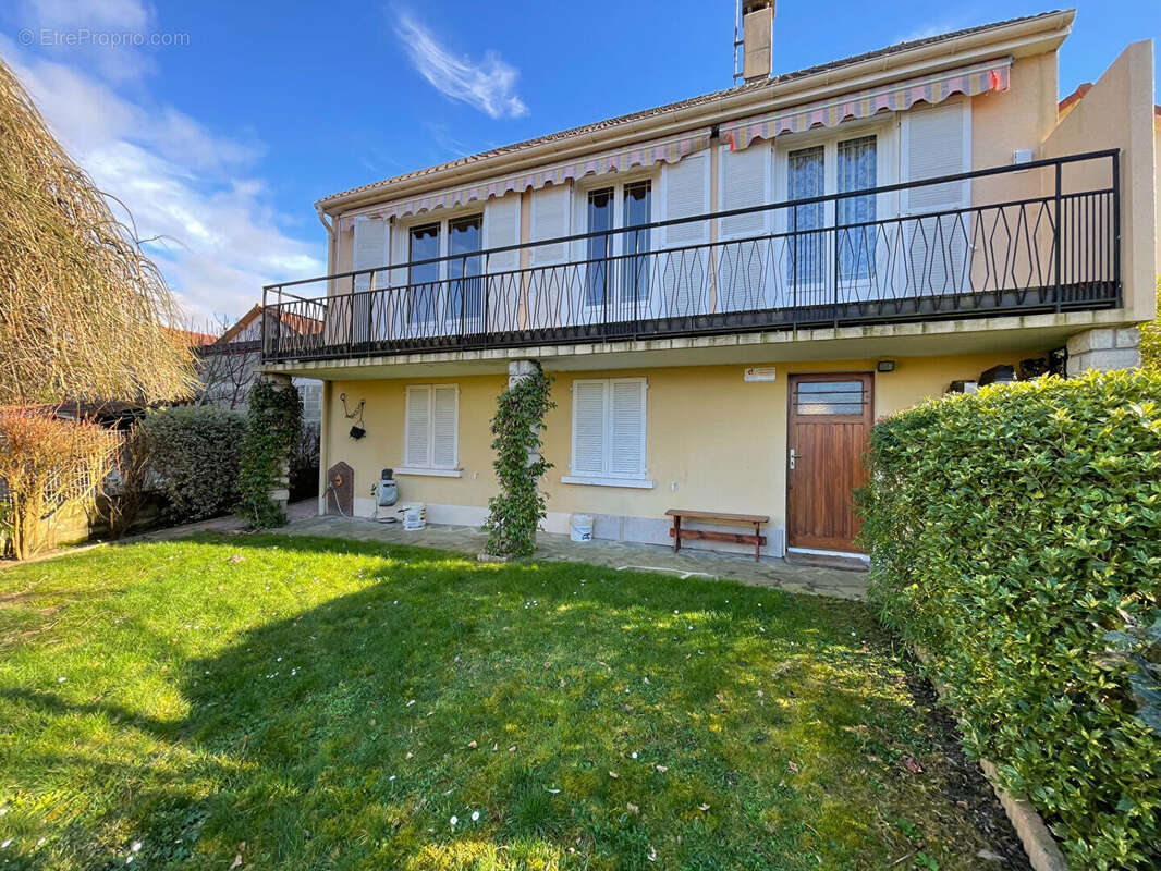 Maison à CORBEIL-ESSONNES