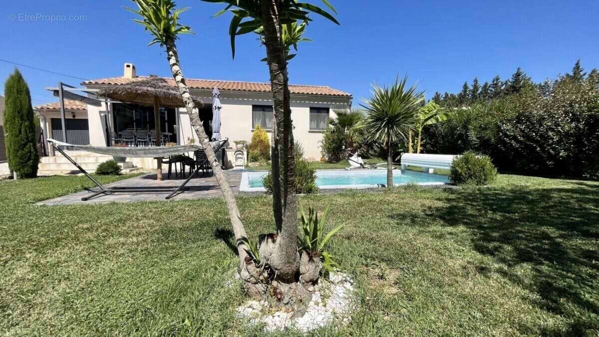 Maison à PERNES-LES-FONTAINES