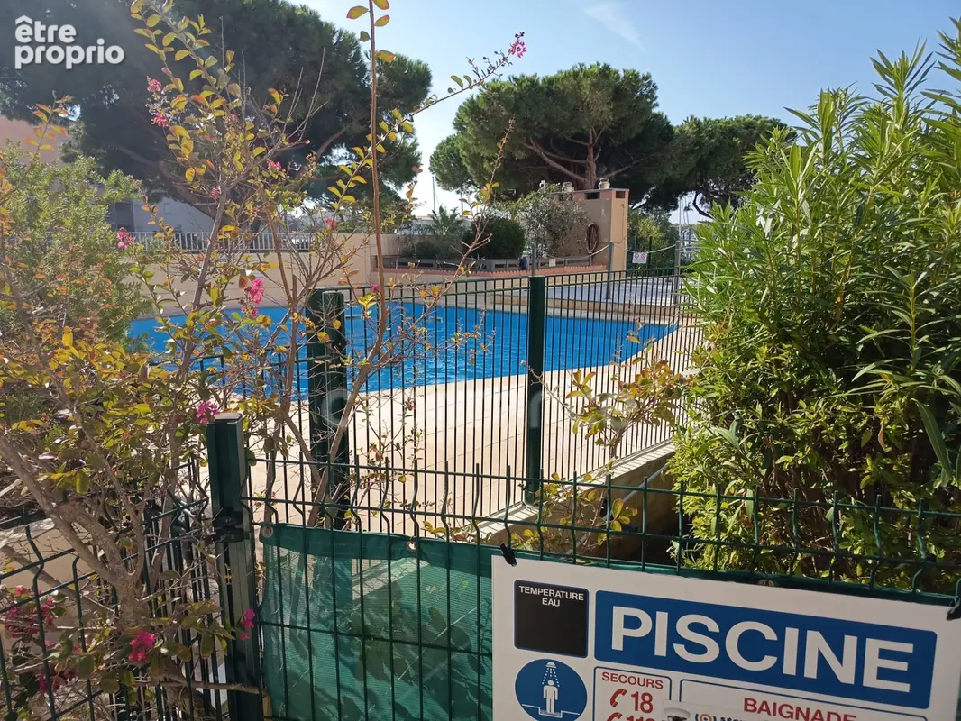 Cap d’agde – vue port exceptionnelle – t2 36 m² – balcon –piscine - concierge - garage fermé – vendu meublé - photo 9