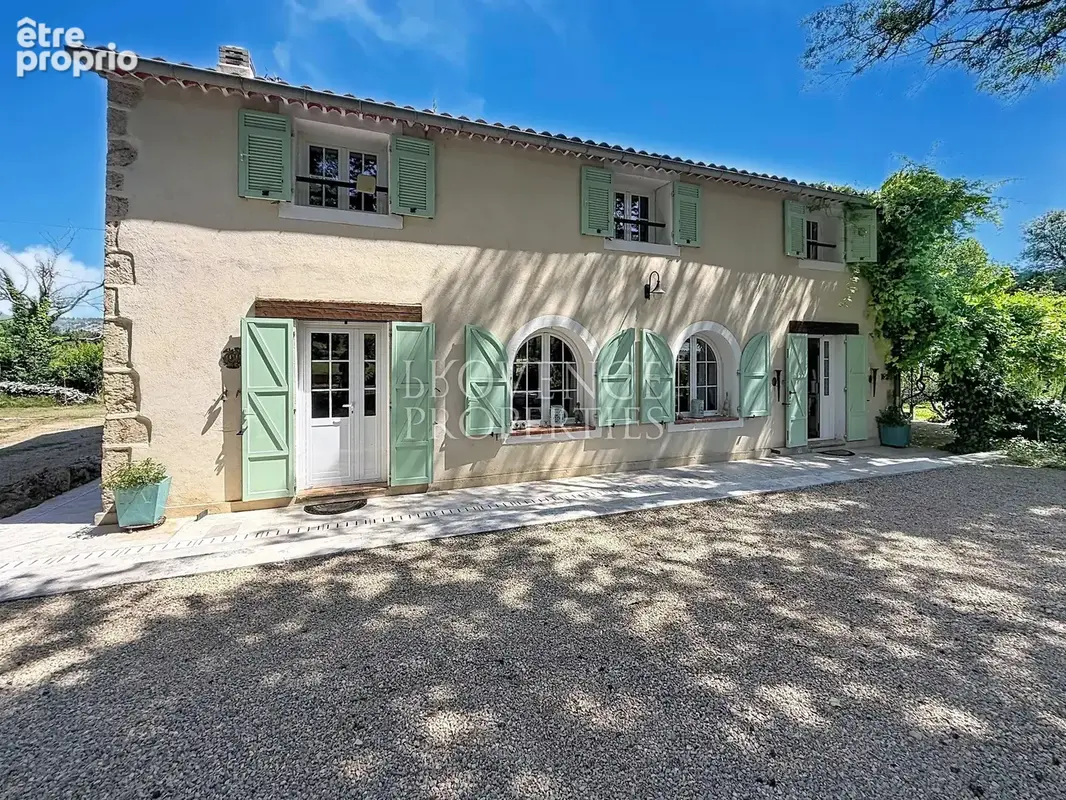 Propriété d'exception avec moulin du 19ème siècle, villa indépendante, 2 piscines sur 1,6 hectare - photo 9
