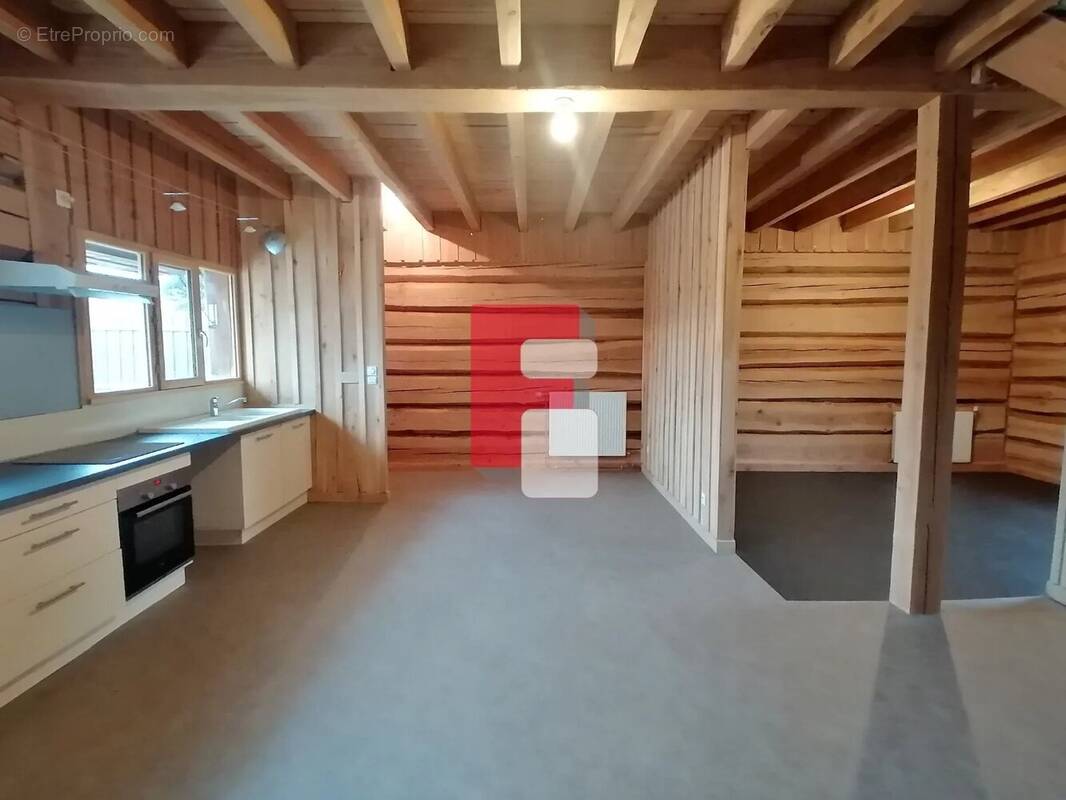 Maison à COURTERANGES