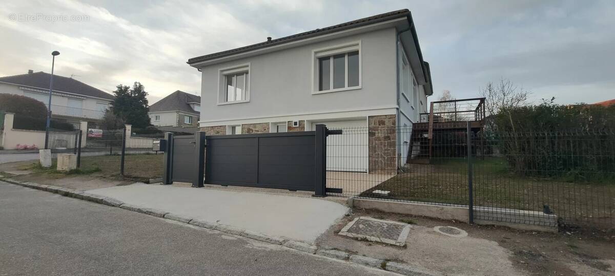 Maison à SAINT-JUNIEN