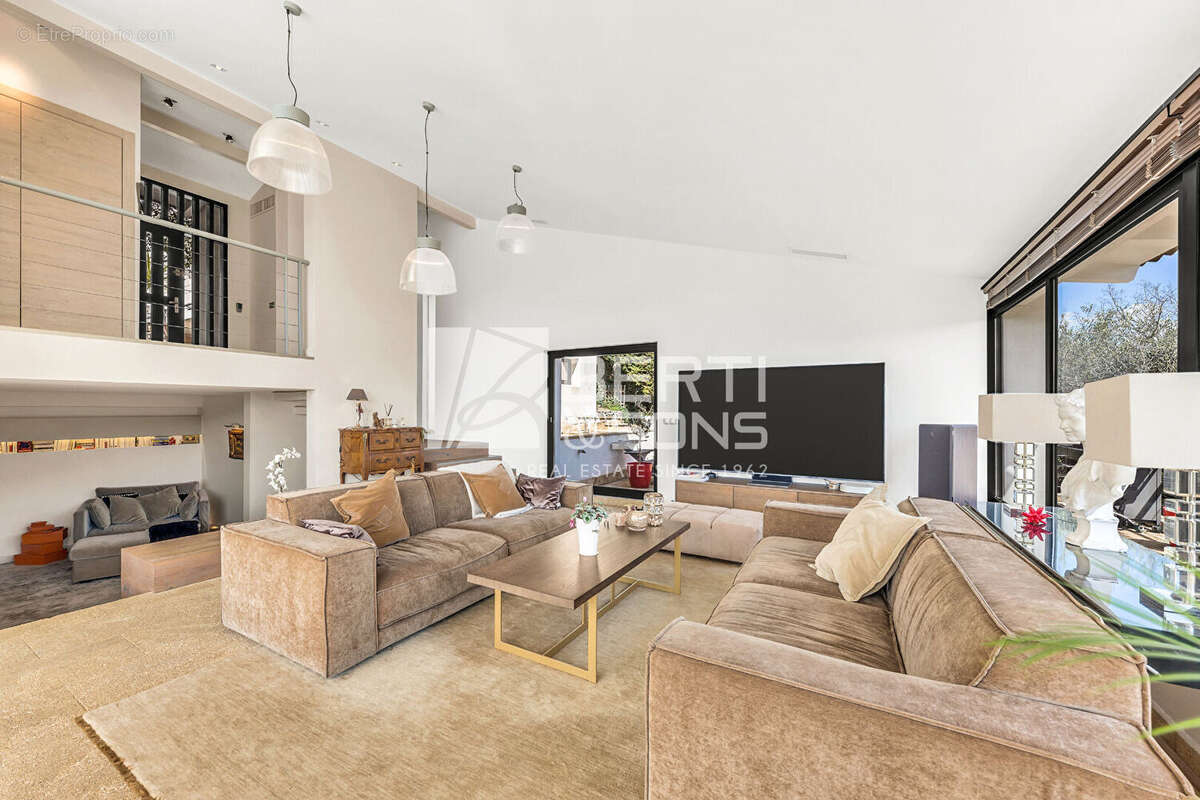 Maison à AURIBEAU-SUR-SIAGNE