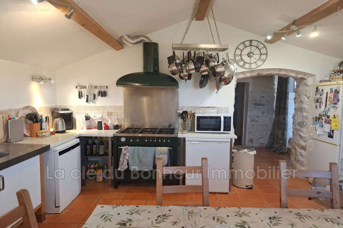 Maison 226 m² à Quinson  - photo 6
