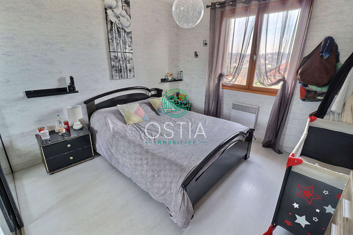 Maison à SAINT-MARTIN-LA-PLAINE