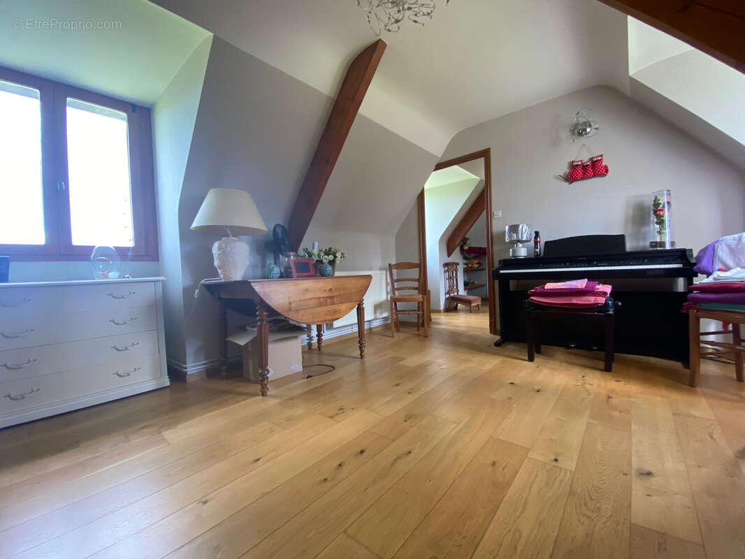 Maison à DOURIEZ