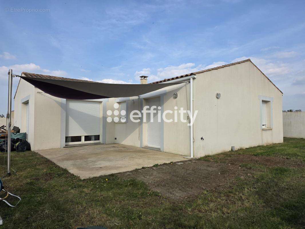 Maison à SAINTE-SOULLE