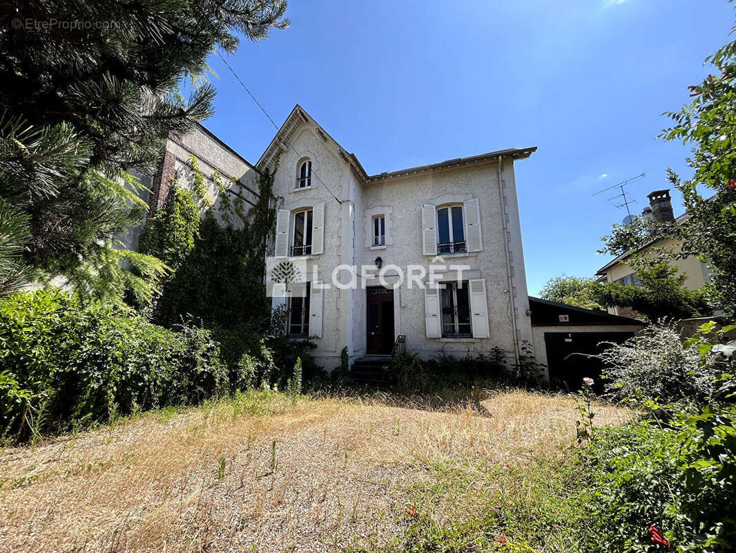 Maison à LES MUREAUX