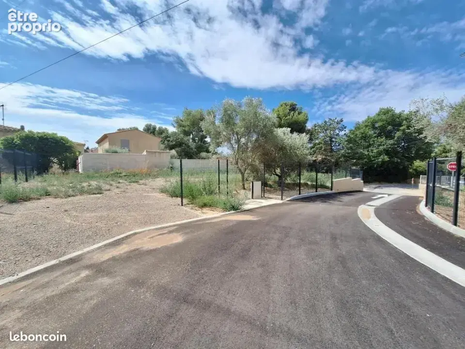 Terrain 400 m² à vendre à Eyguieres (13430) - photo 2